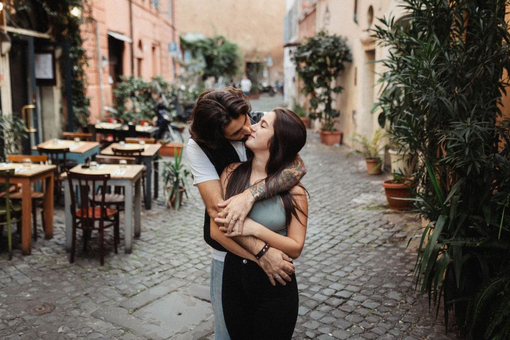 Casal apaixonado em Trastevere, Roma