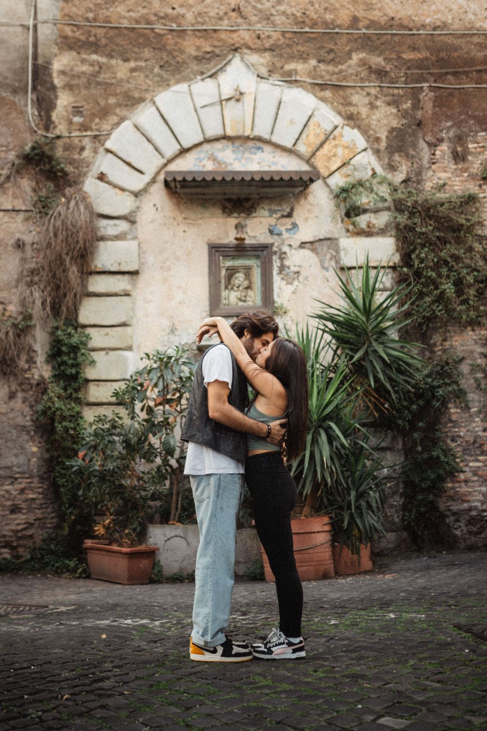 Casal apaixonado em Trastevere, Roma