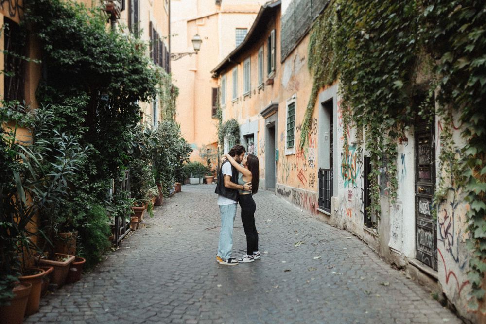 Casal apaixonado em Trastevere, Roma