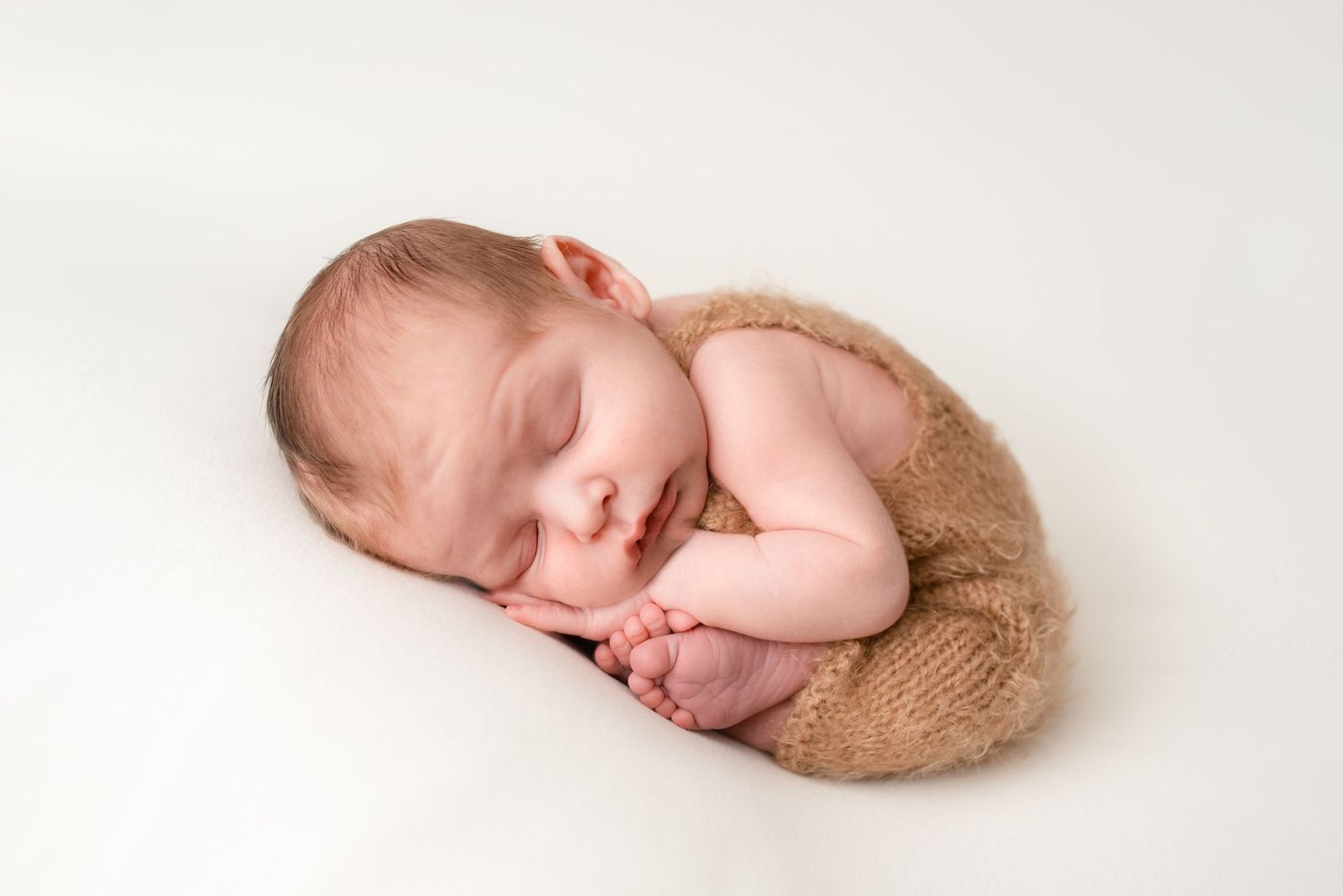 Newborn session by Precious Twenty-One Photography in Woodbury, MN