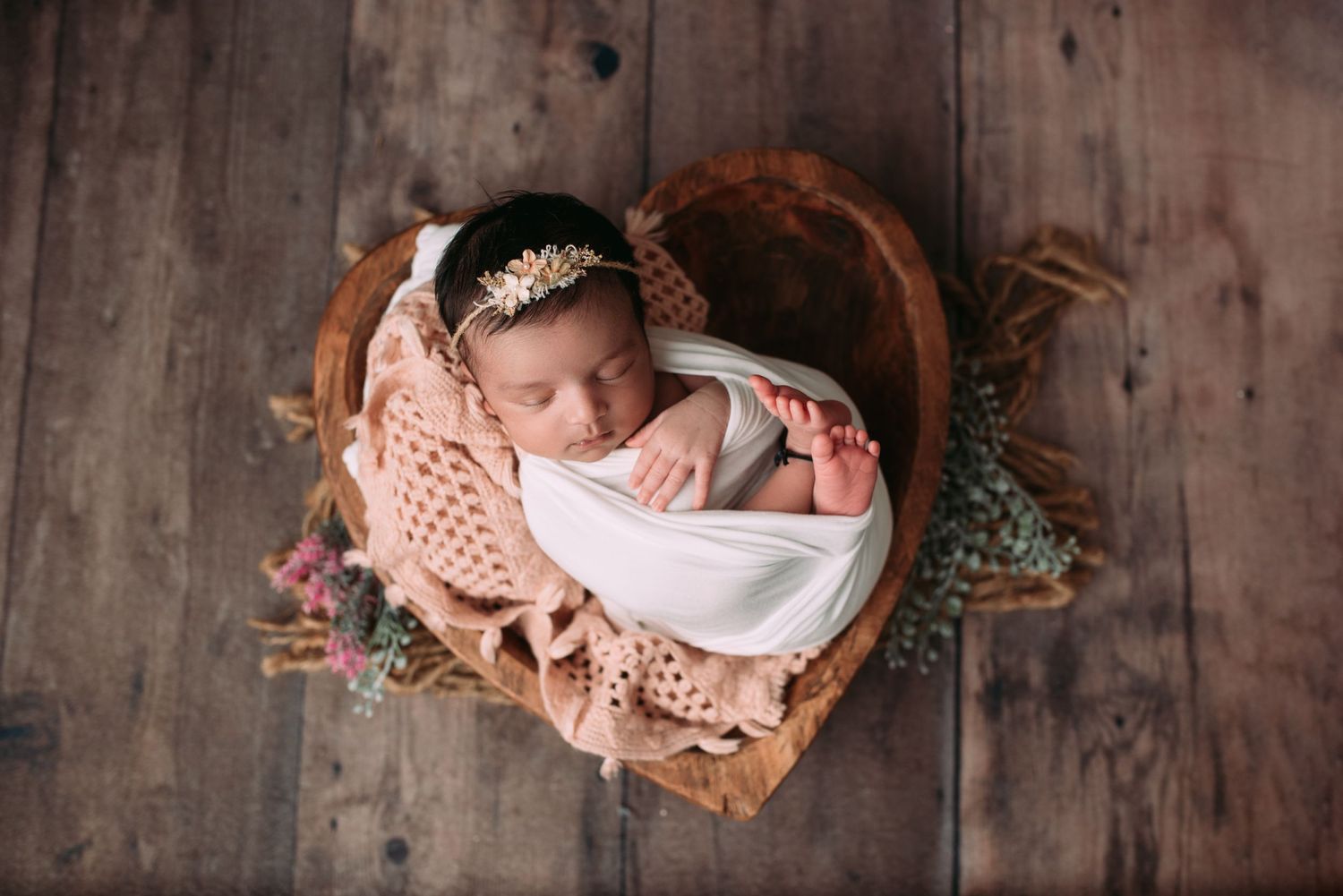 Newborn session by Precious Twenty-One Photography in Woodbury, MN