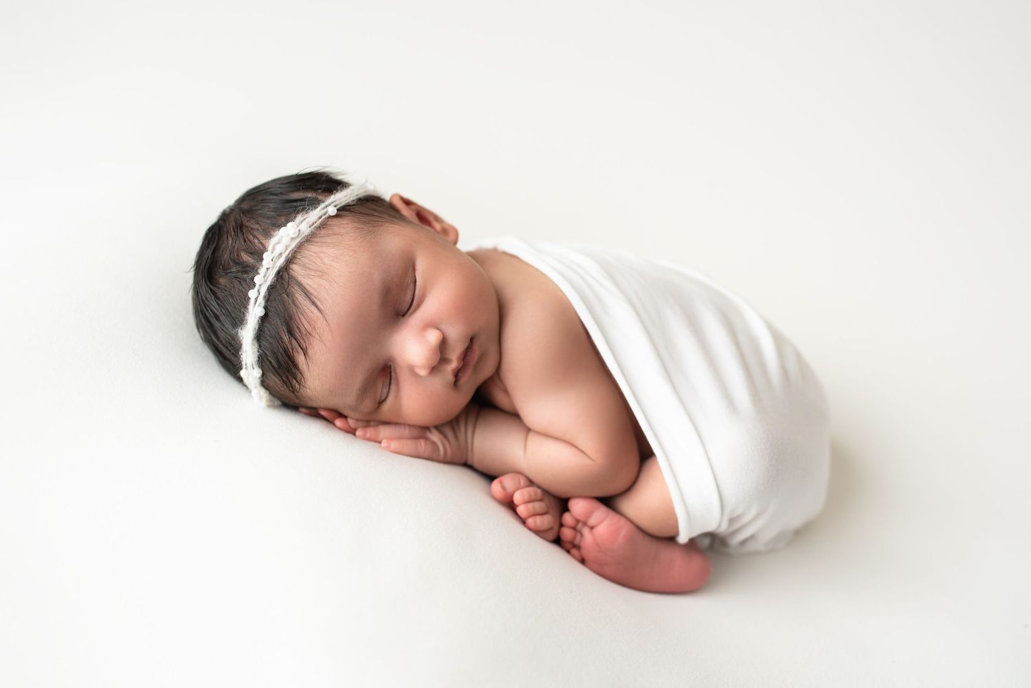 Newborn session by Precious Twenty-One Photography in Woodbury, MN