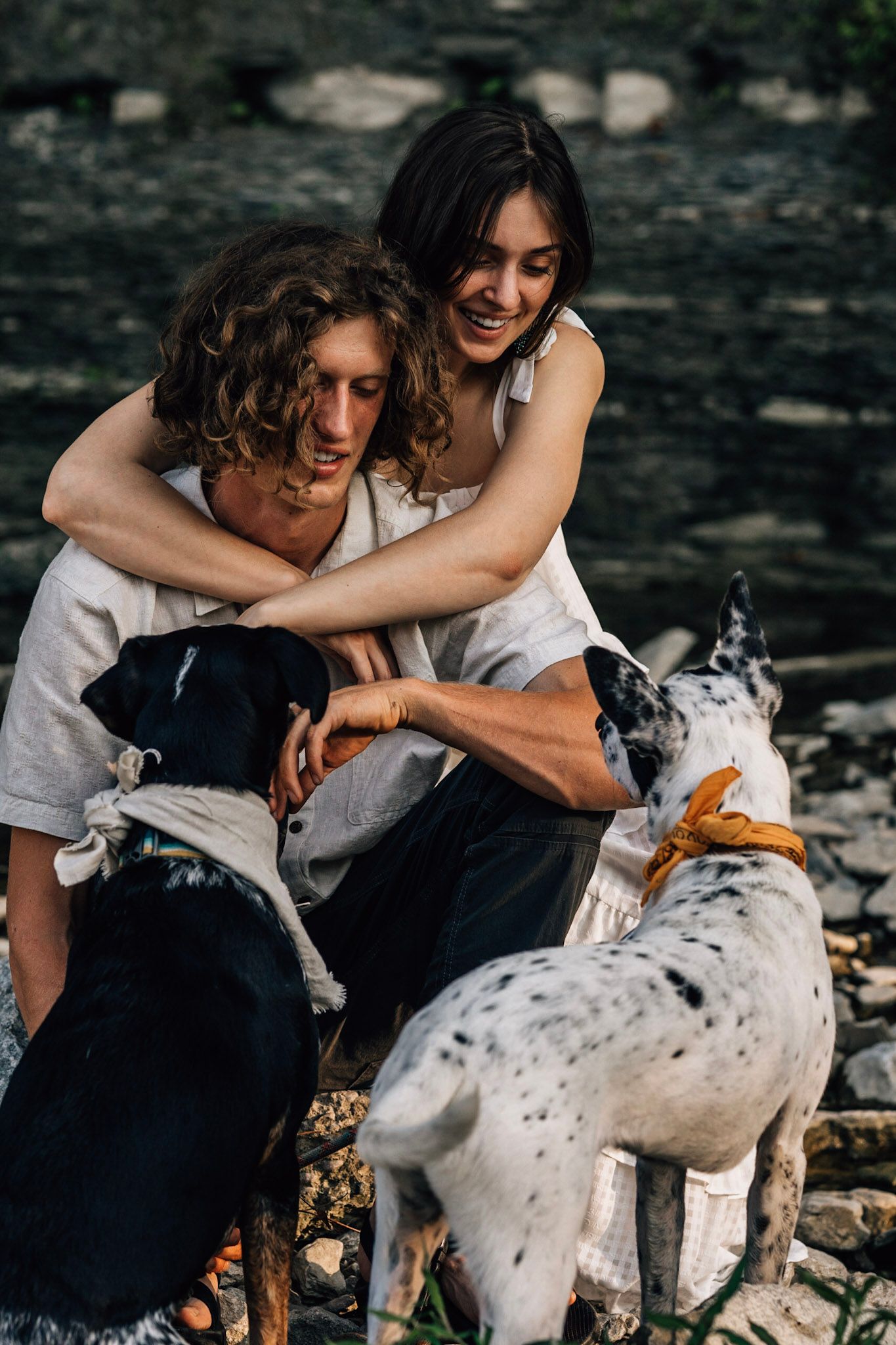 Family pet photographer in Cincinnati Oh dog photos Dayton Ohio Couples photography near me
