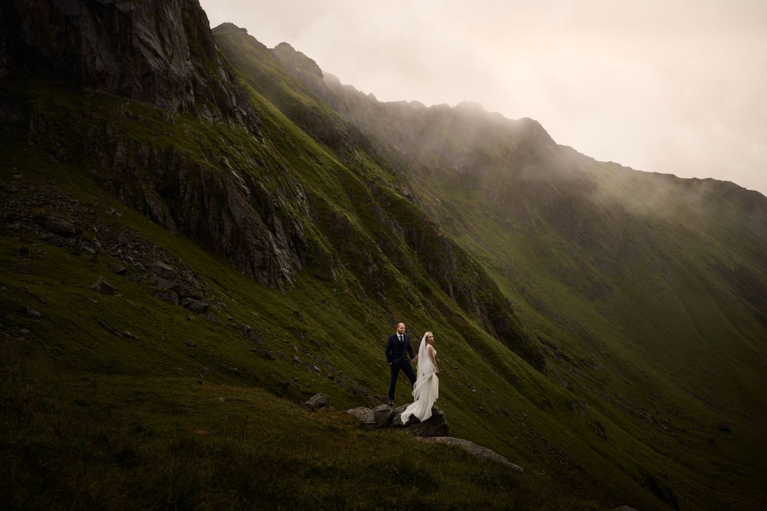 Elopement in Lofoten Islands with elopement photographer Lene Kristine