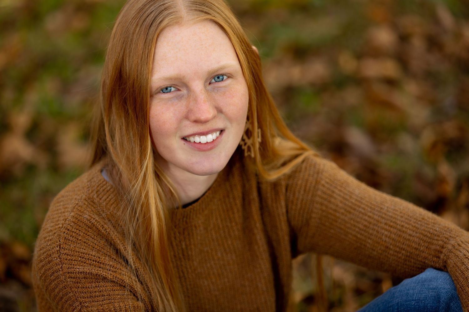 A close-up portrait of an Illinois cowgirl for her high school senior pictures.