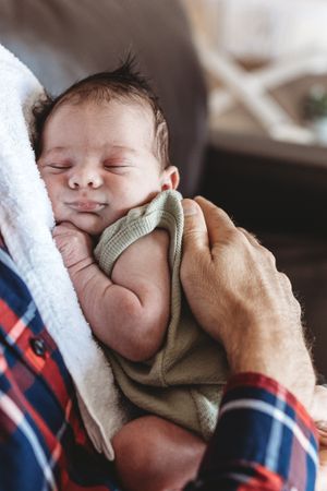 newborn in-home  photography