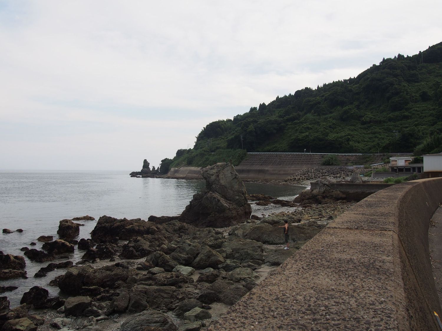 The coastal road is picturesque and affords a relaxing walk.