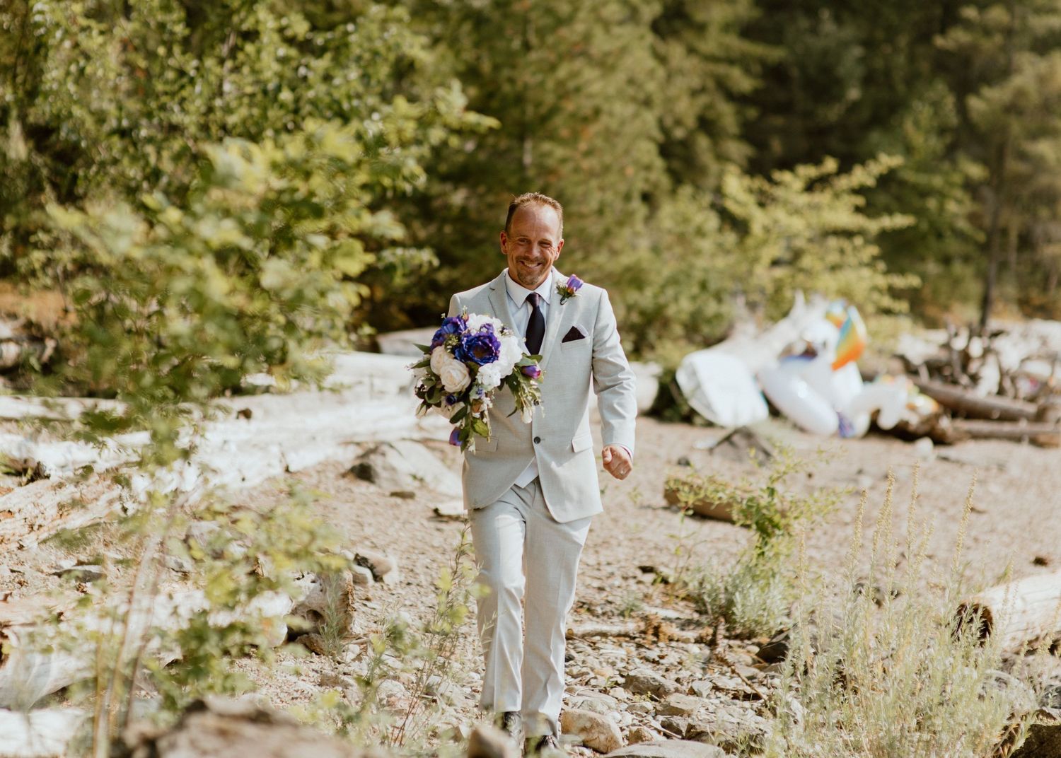 bride-groom-houseboat-wedding-shuswap-sicamous