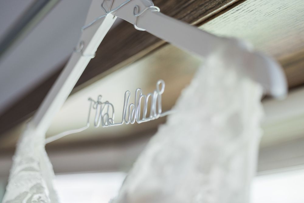 Bride hanger