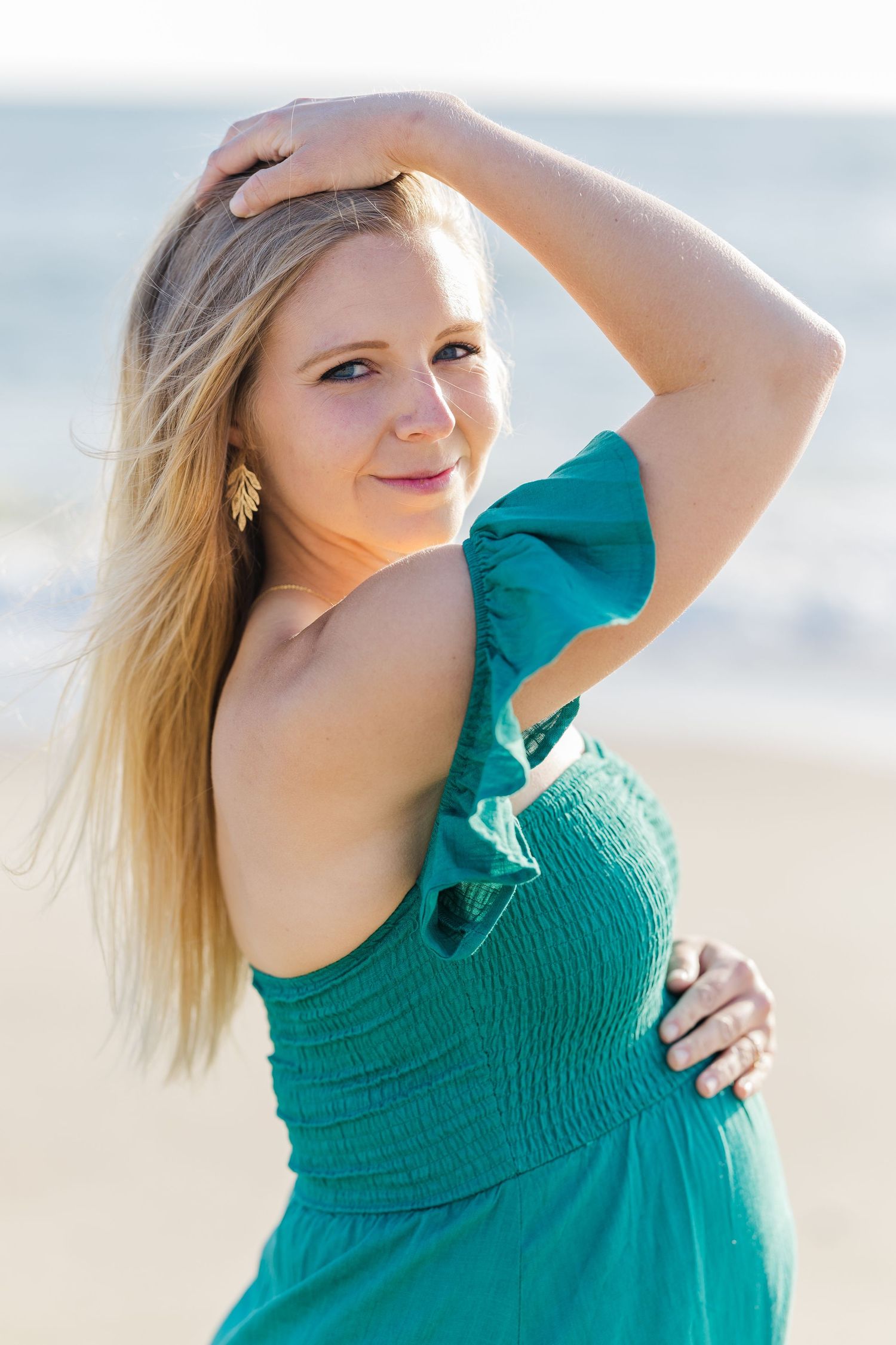 Glamorous maternity session at the beach in San Clemente