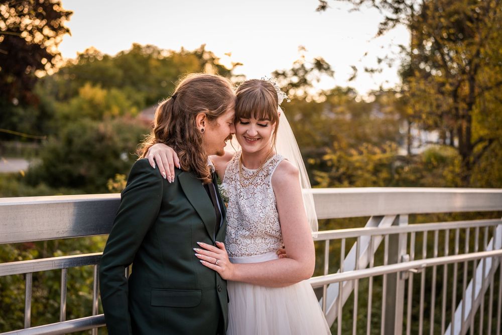 bride and groom golden hour photo at acton public library in acton ontario