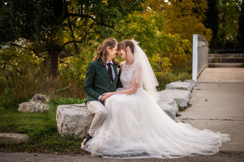 bride and groom golden hour photo at acton public library in acton ontario