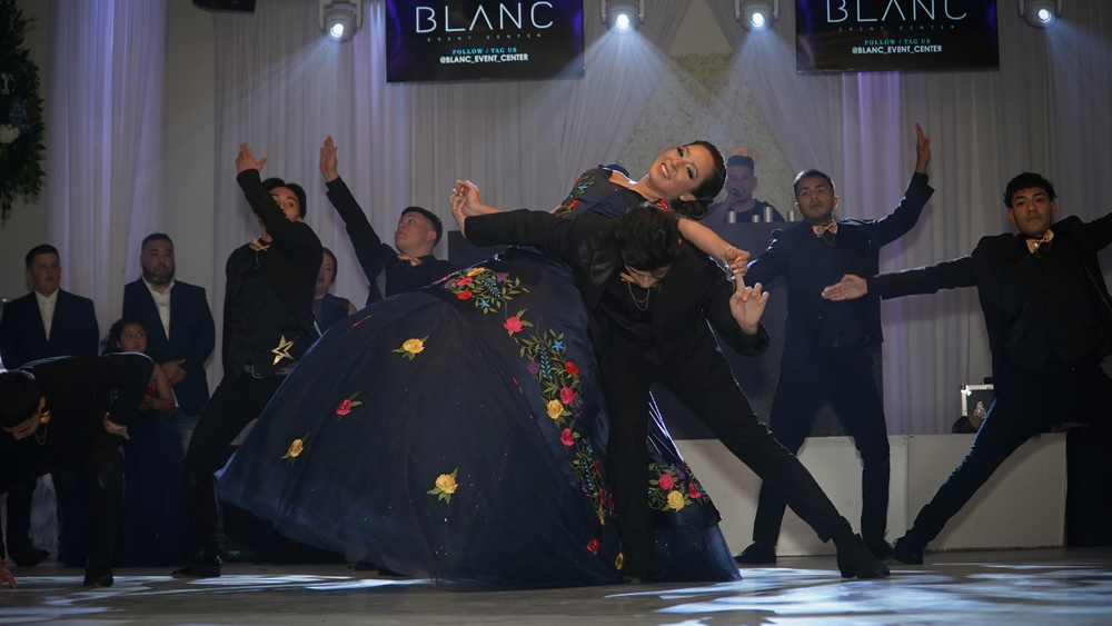 How Much Does a Quinceañera Cost in 2024? fotolilly photography