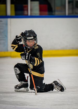 kid hockey player