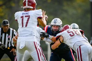 football player rushing qb