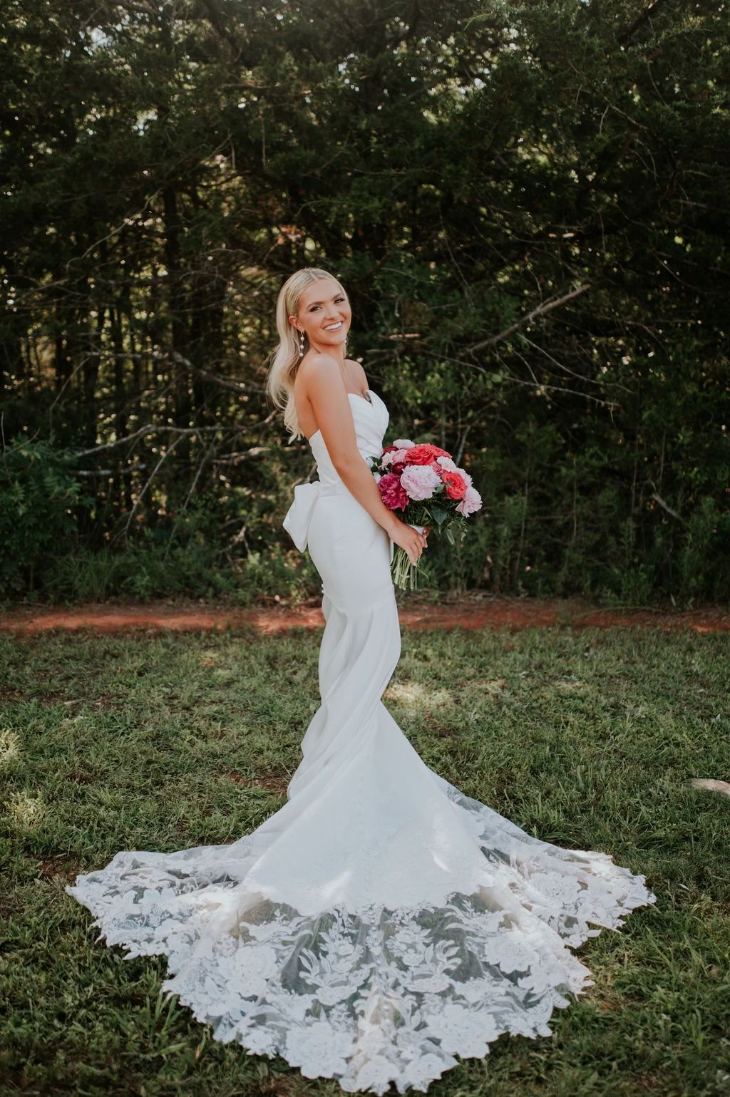 Hi, I'm Gaby. OKC Makeup Artist & NaturalSoft Glam Expert.