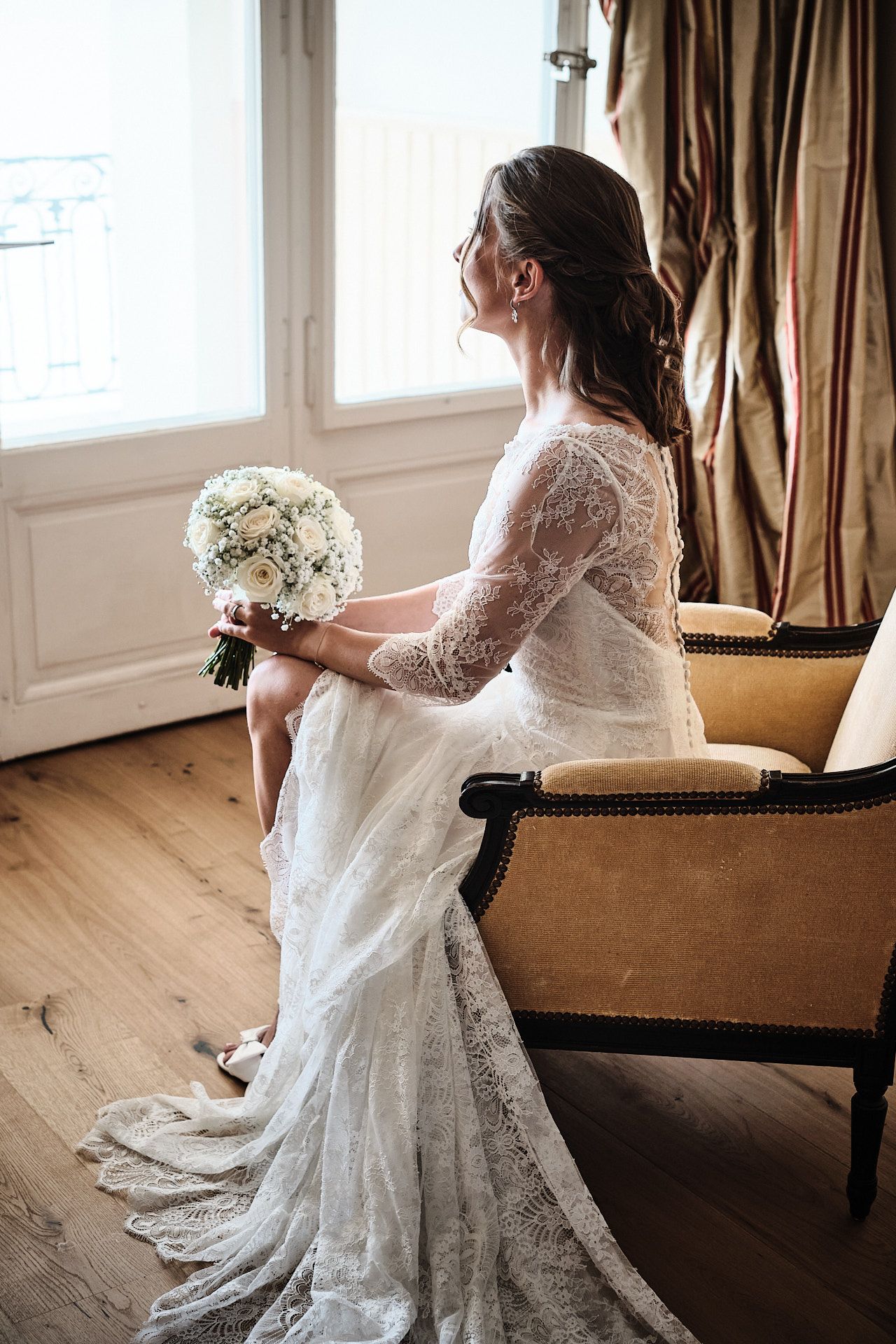 TLOOK photographe de mariage de style documentaire, aux trois couronnes préparatifs de la mariée