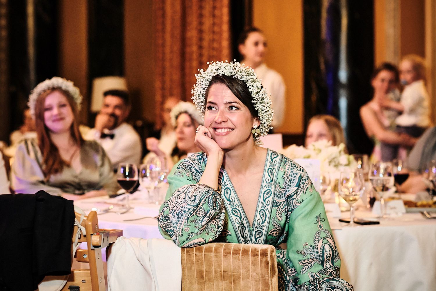 TLOOK photographe de mariage de style documentaire, aux trois couronnes de vevey grande salle soirée discours témoin