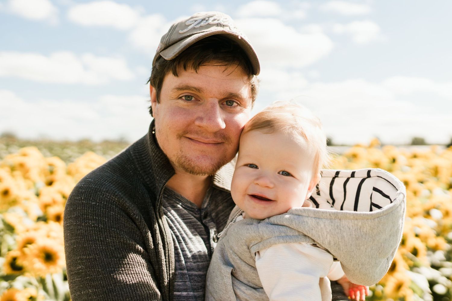 Dori Flynn lifestyle newborn and family photographer in New Jersey