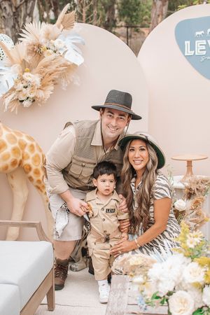 Safari-themed party setup with decorative elements and balloon arrangements.