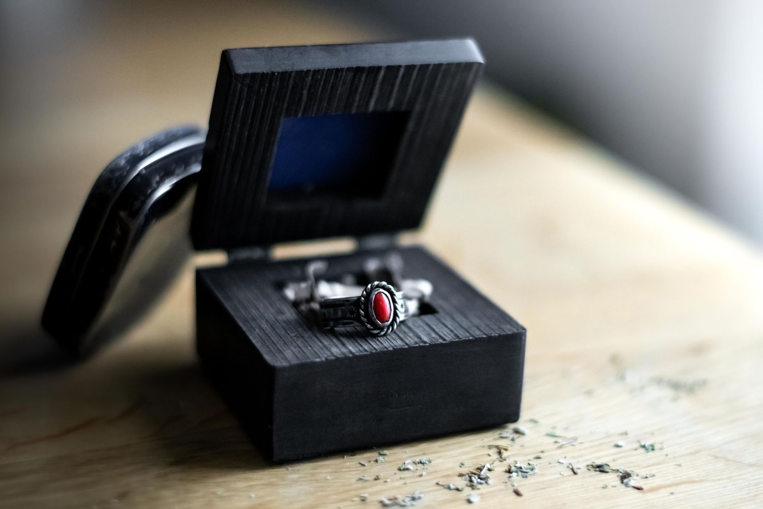 Red vintage ring product photography in box