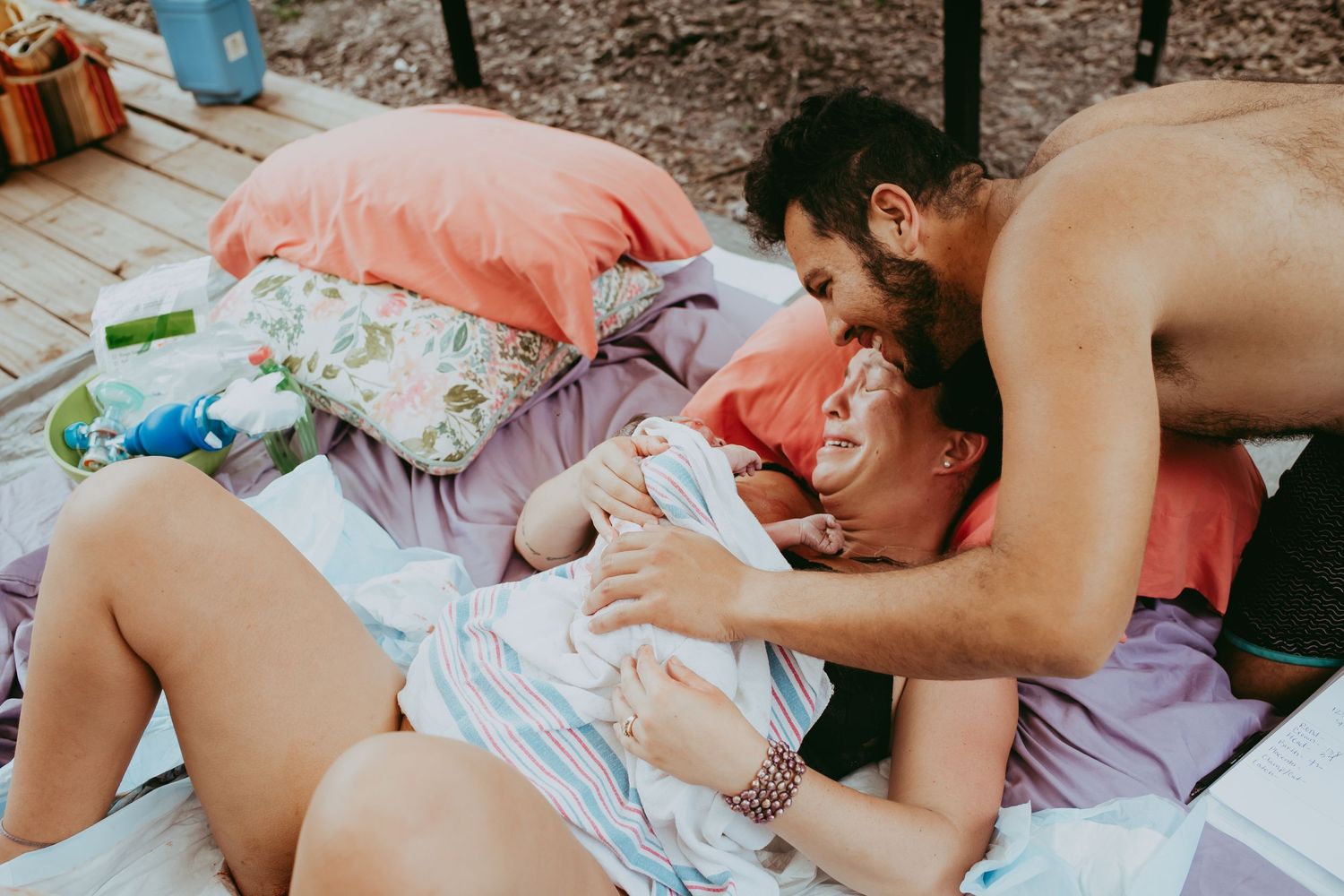Home birth, birth doula, midwifery, orlando doula, water birth, newborn photography, maternity photography, birth photography, lactation