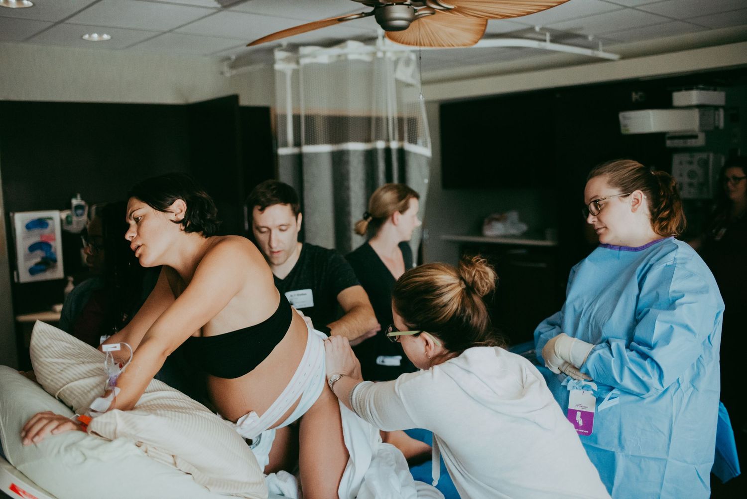 Home birth, birth doula, midwifery, orlando doula, water birth, newborn photography, maternity photography, birth photography, lactation