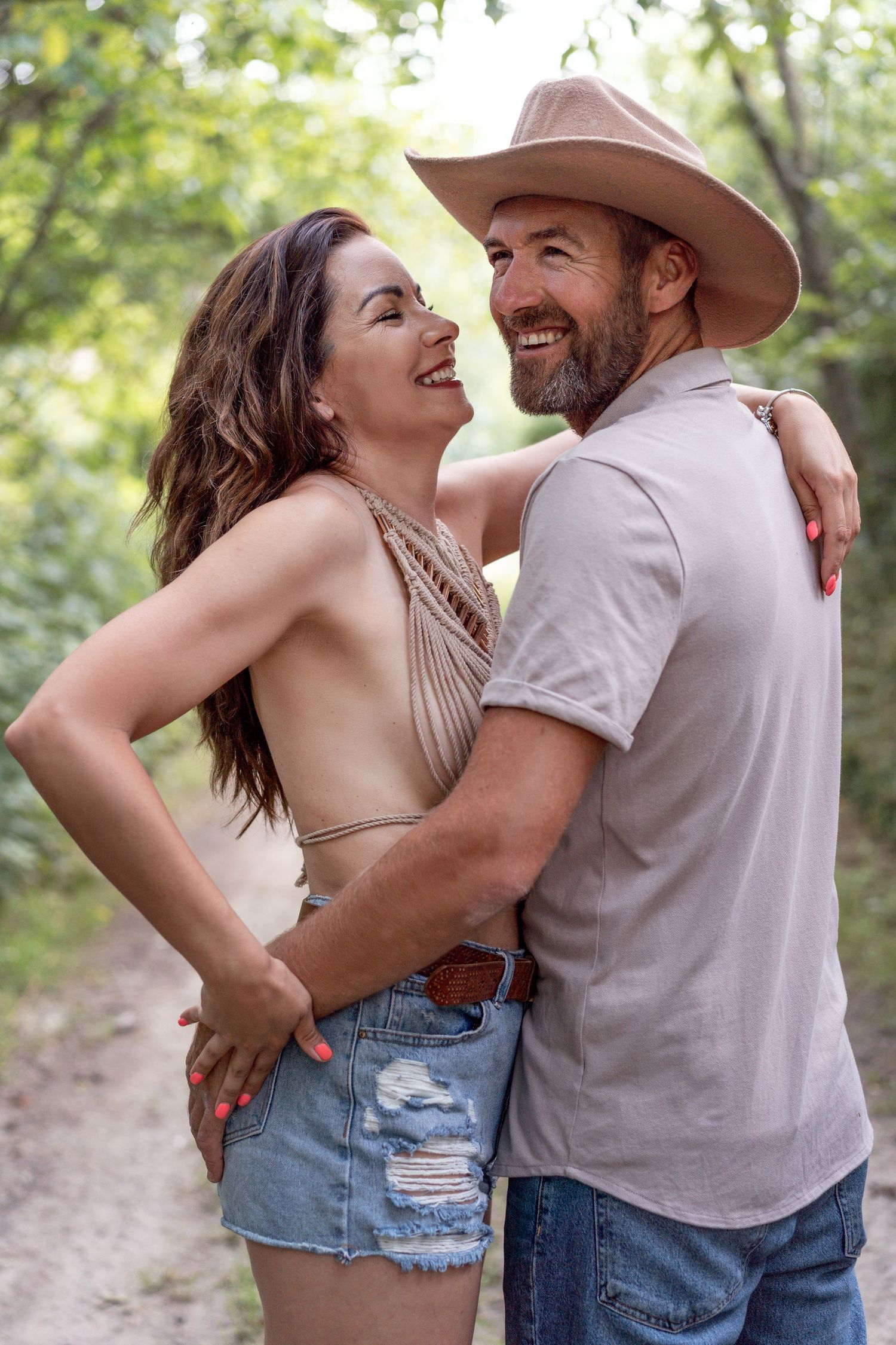 loveing couple photography Dural