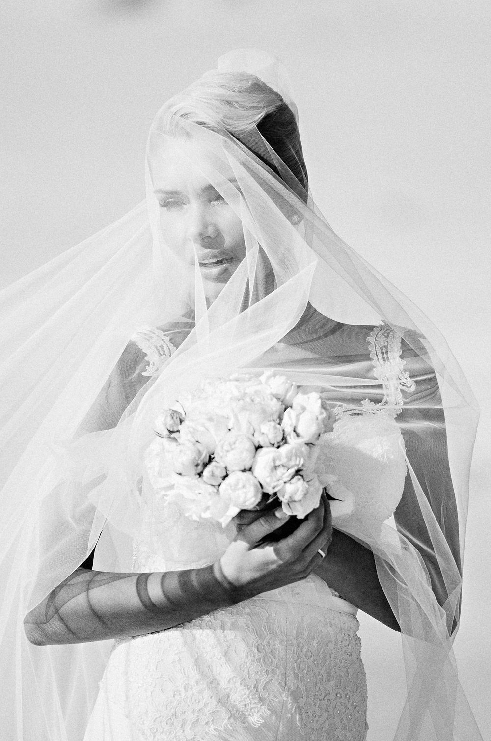 vogue-bridal-portrait-with-veil