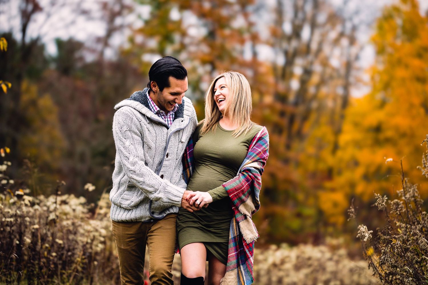 couples lifestyle maternity photography fall