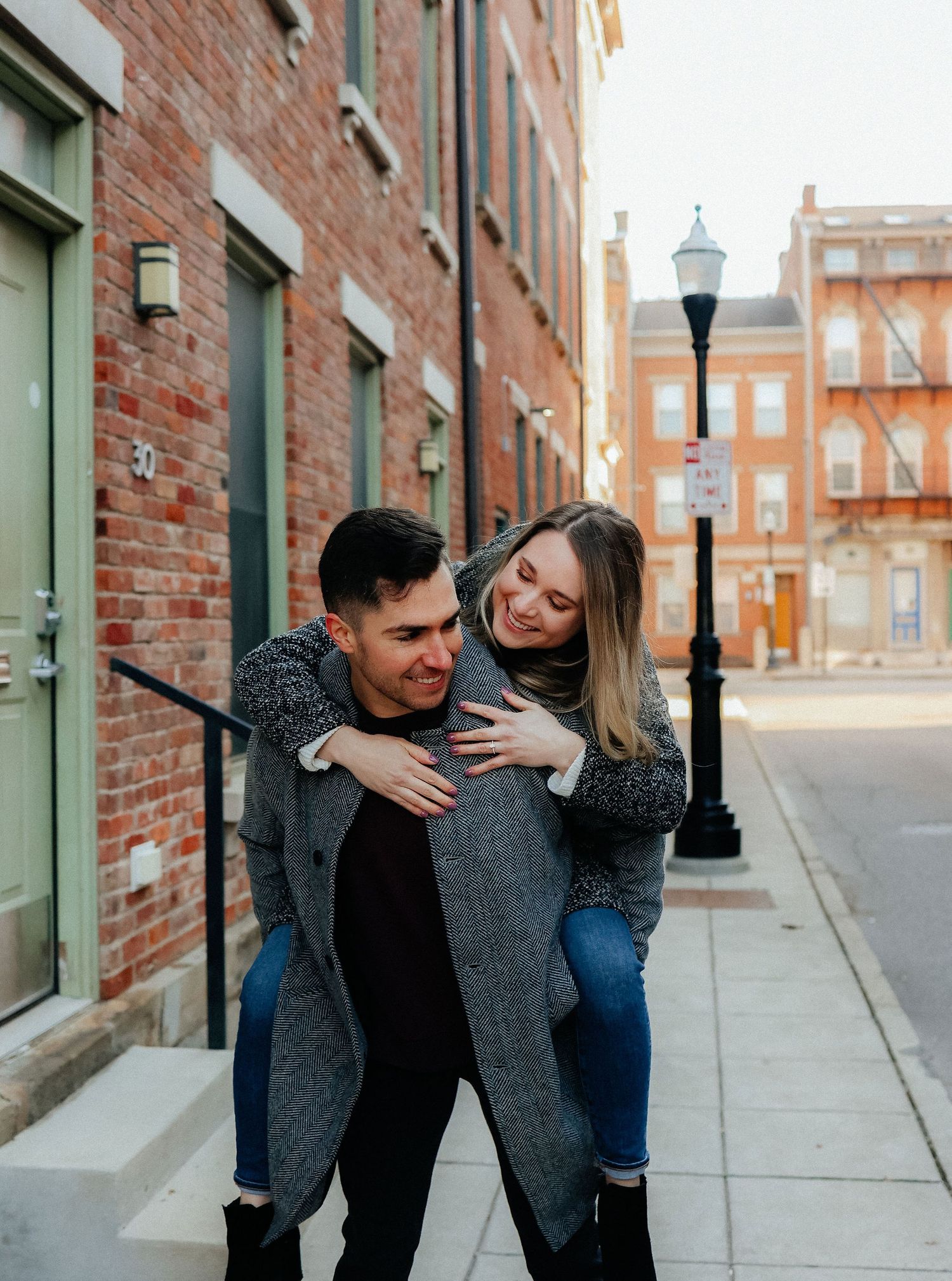 CITY ENGAGEMENT SESSION | ENGAGEMENT PHOTOGRAPHER IN CINCINNATI, OHIO