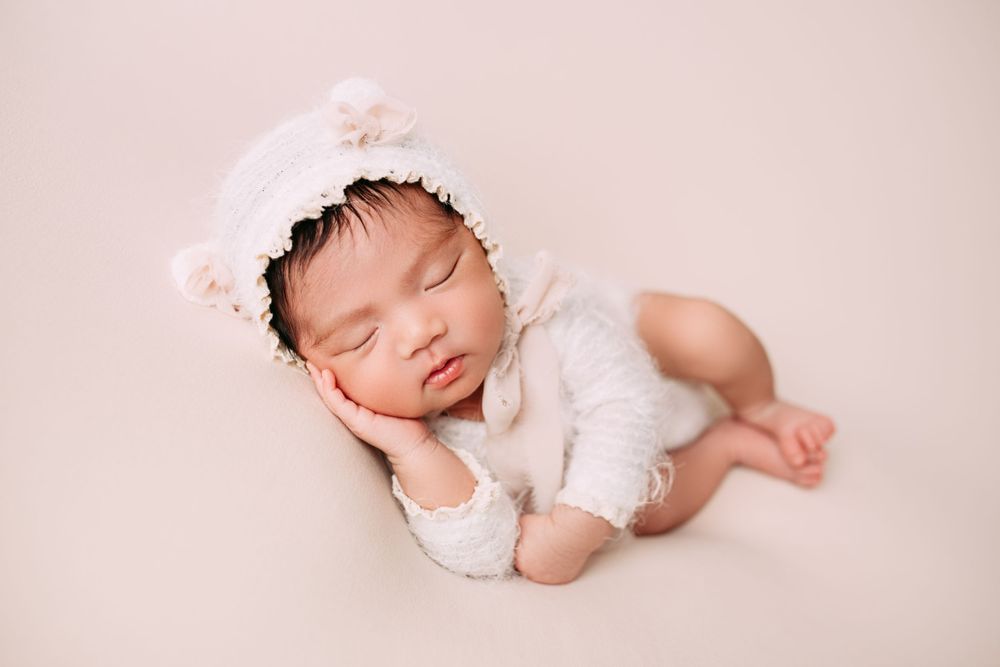 Newborn Photographer Huntley IL, Ma.Mi. Photography, Newborn baby girl. Chicago photographer, photographer Huntley IL,