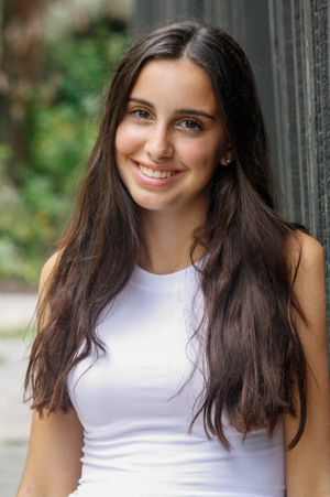 A classic smile provides the best head shot
