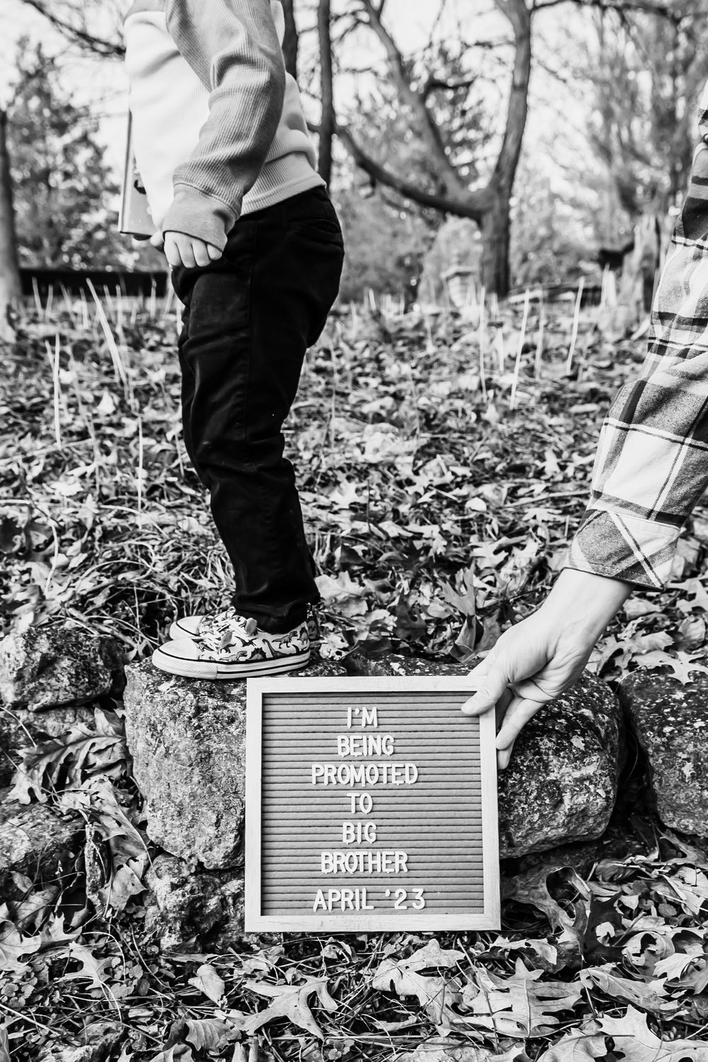 Maternity announcement with word board
