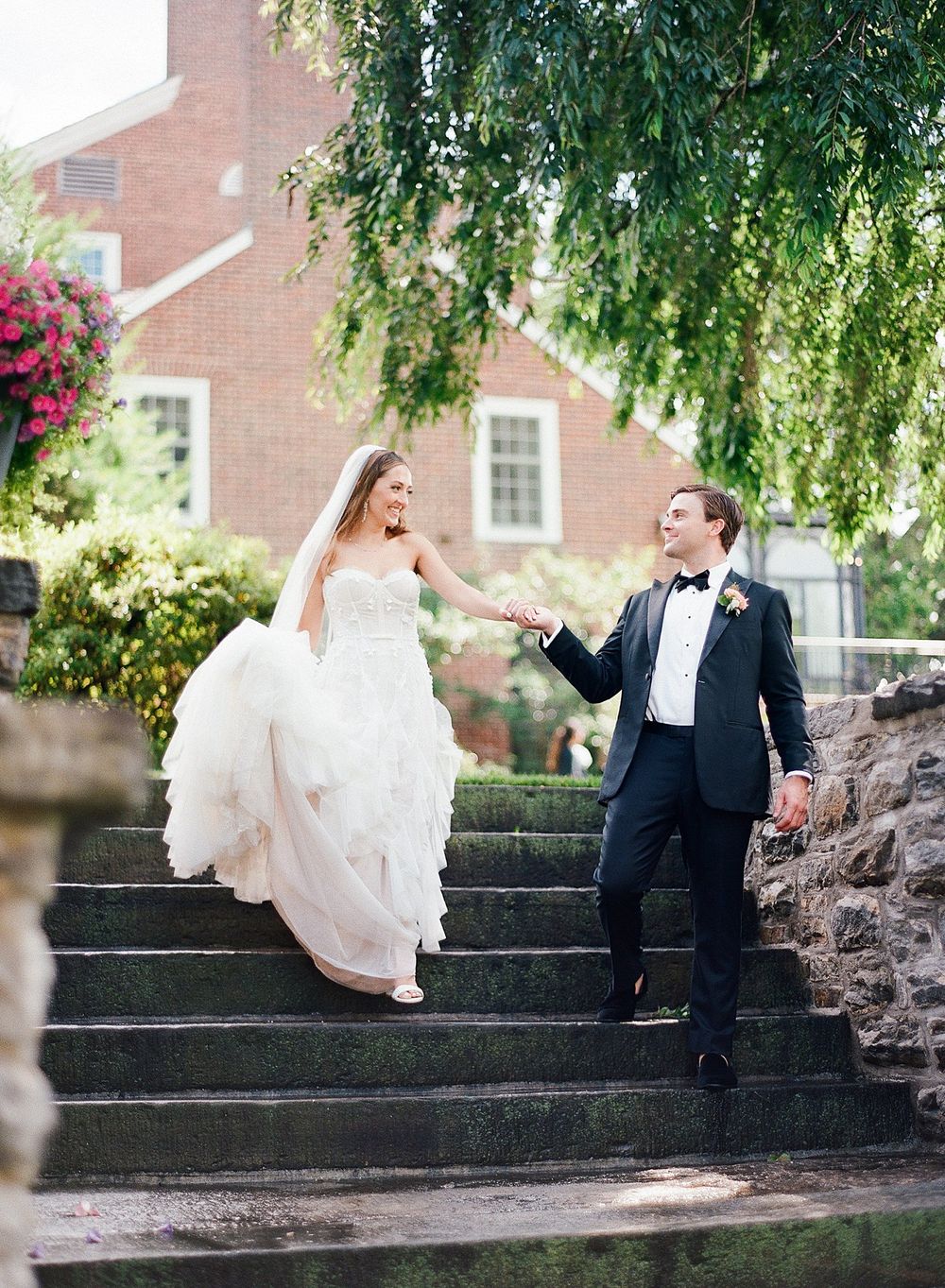 colorful summer wedding photos at Baltimore Country Club