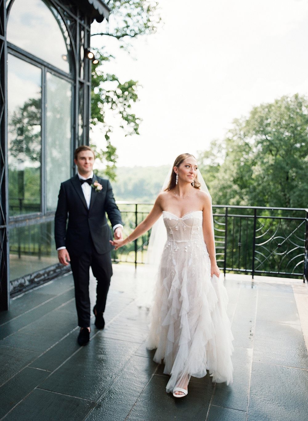 colorful summer wedding photos at Baltimore Country Club