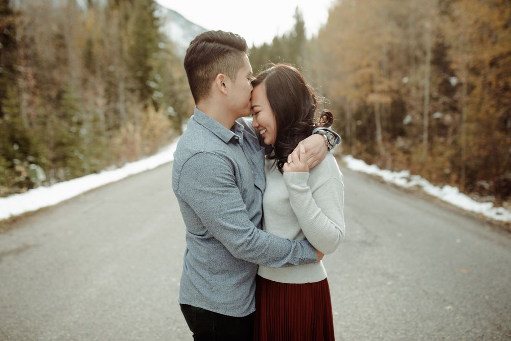 engagement hug session