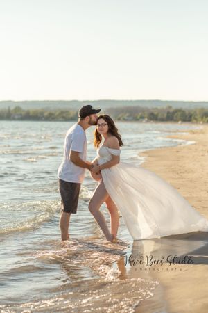 maternity photography, quinte west, trenton, brighton, cobourg ontario, pregnancy photos, belly photos, couples photos,
