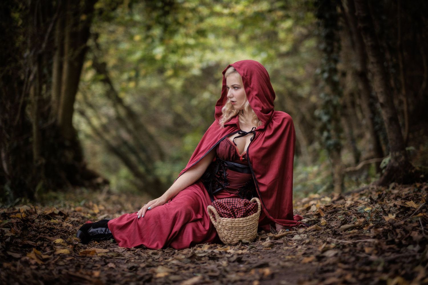 Fairytale themed photoshoots by Iain Blacklock, editorial, fashion, portrait and fine art photographer