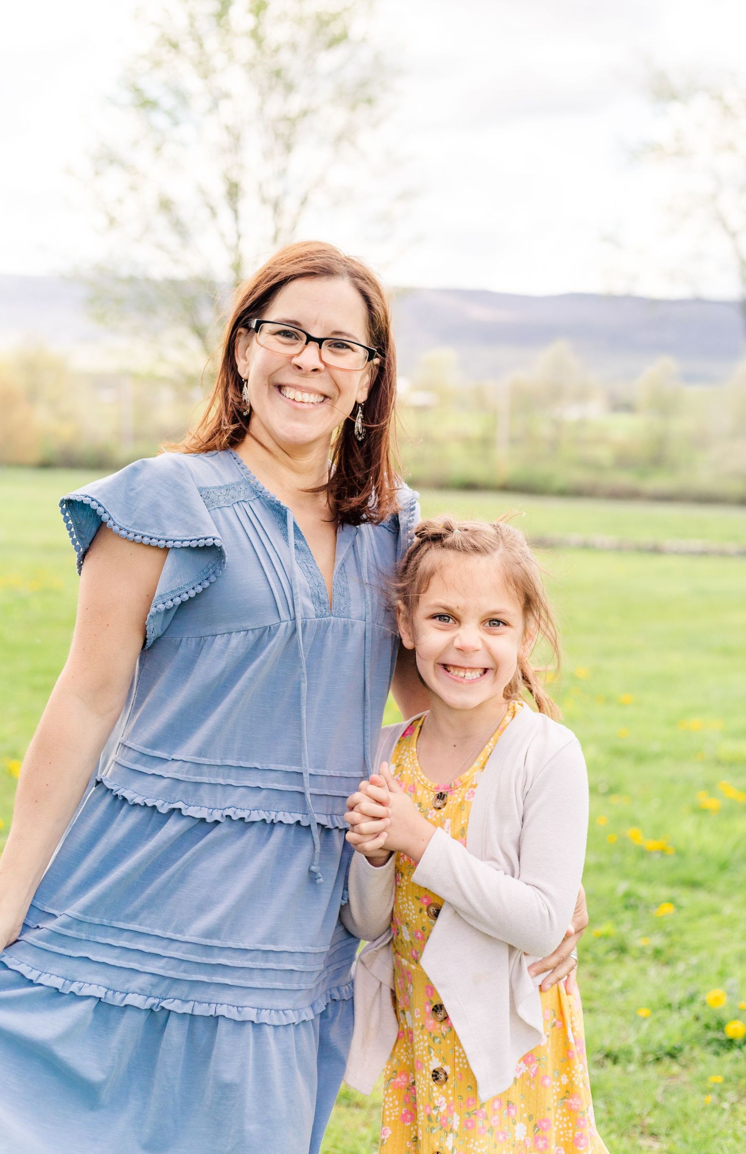 Motherhood portrait session in New Paltz, NY with Hudson Valley Photographer Danielle Lauren Photography