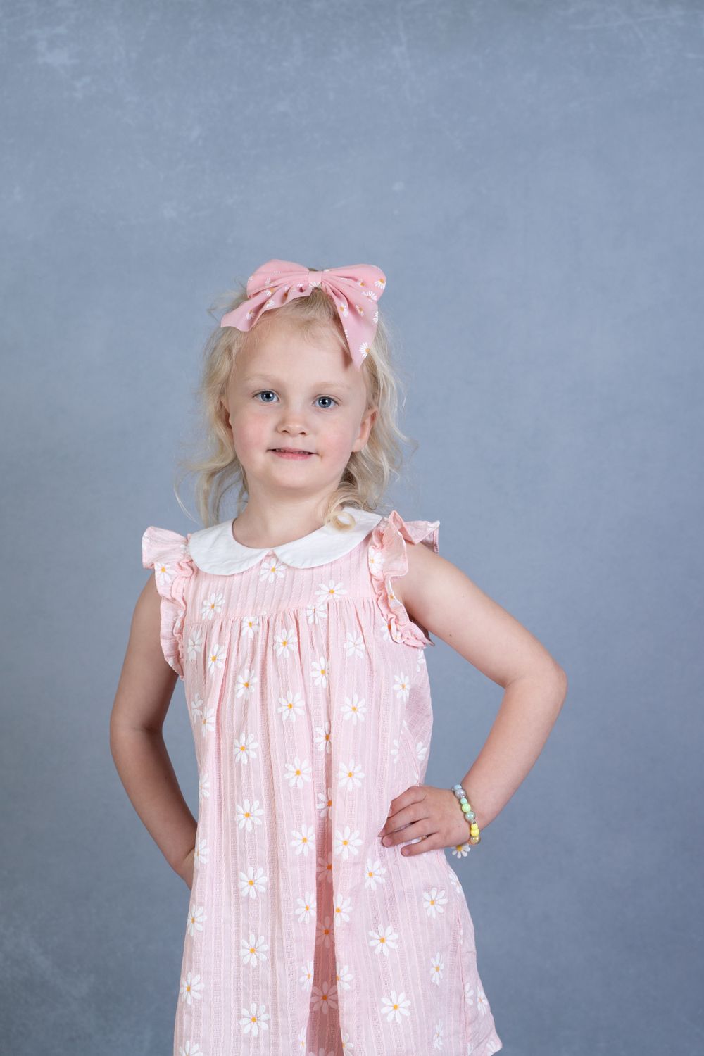 Profession preschool image in the Berk and Montgomery County area. Artfully Captured Photography does preschool photography.