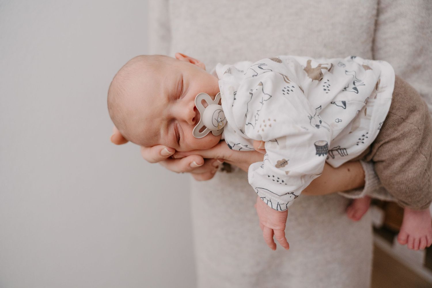 Mama & Kind Fotografie, Momentaufnahme, Neugeborenenfotografie, Momentaufnahmen für die Ewigkeit, Newborn, Mama und Baby, Neugeborenes