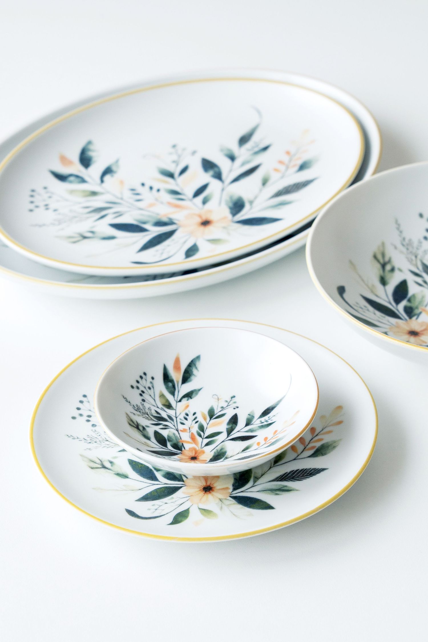 Porcelain with digital print featuring delicate floral patterns creating a fresh and elegant design.