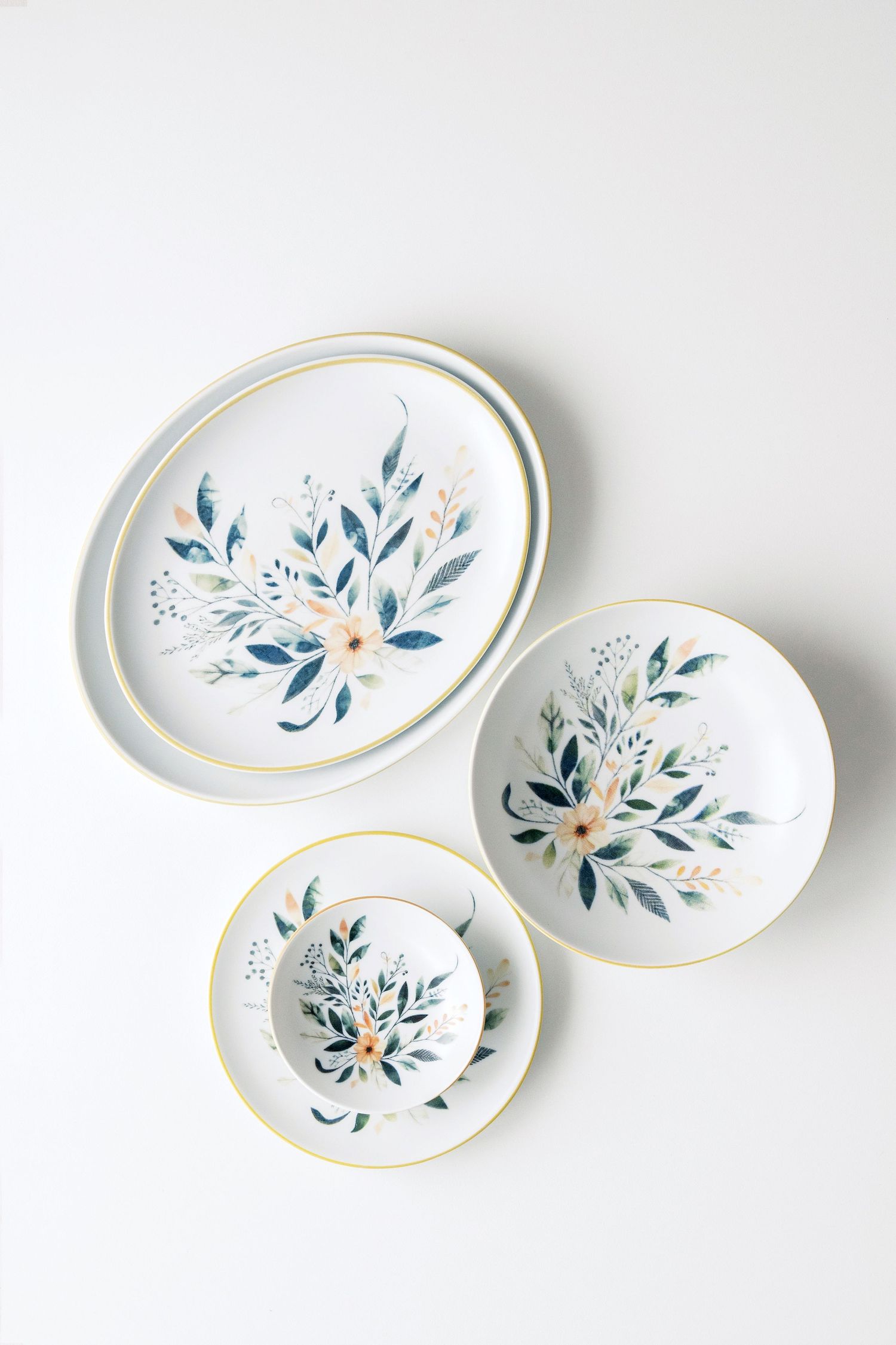 Porcelain with digital print featuring delicate floral patterns creating a fresh and elegant design.