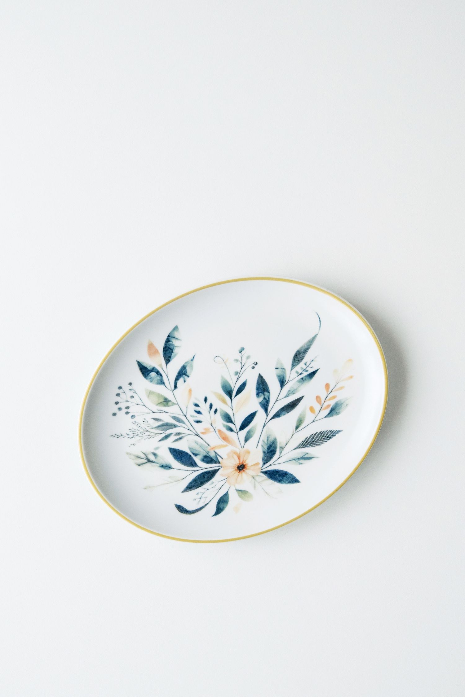 Porcelain with digital print featuring delicate floral patterns creating a fresh and elegant design.