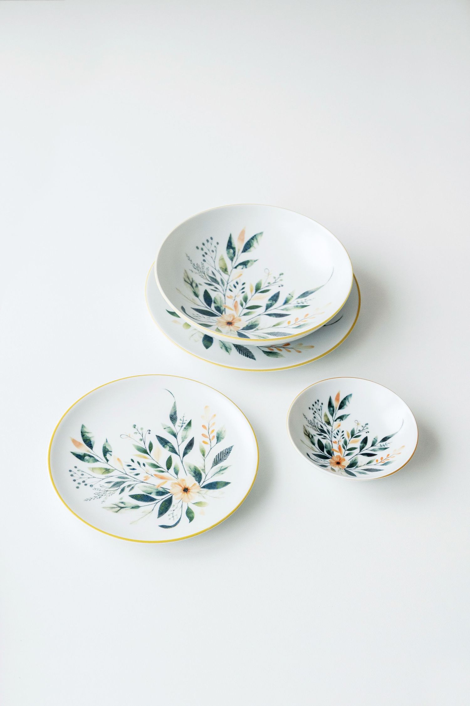 Porcelain with digital print featuring delicate floral patterns creating a fresh and elegant design.