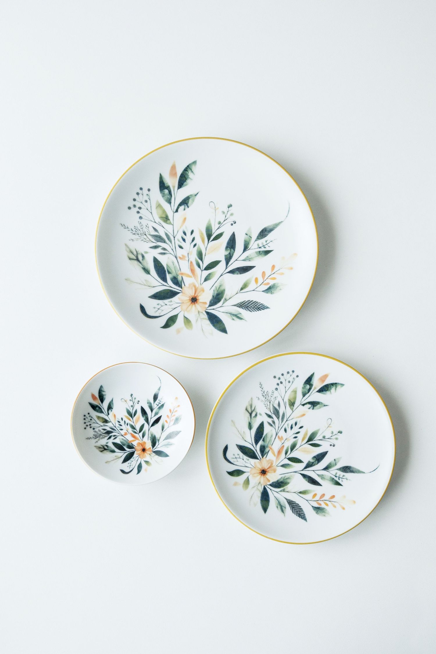 Porcelain with digital print featuring delicate floral patterns creating a fresh and elegant design.