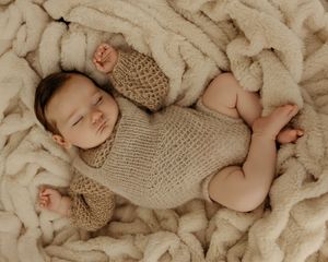 older newborn photos Meath