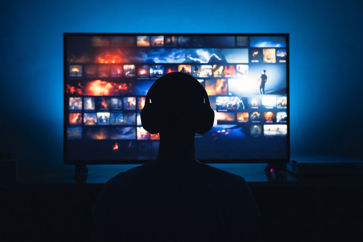 Person-sitting-in-front-of-the-tv