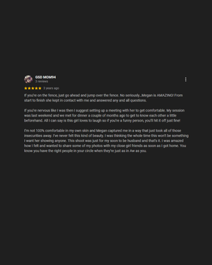 Five-star customer review praising photographer Megan for a comfortable, confidence-boosting boudoir session, with a pre-shoot meeting.